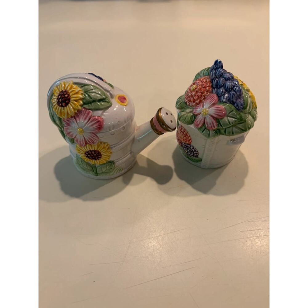 Vintage Cottagecore Omnibus Watering can and Flower Pot Salt and Pepper Shaker